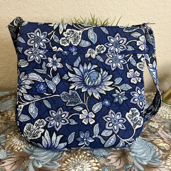 Vera Bradley Set-Crossbody Purse Blue Floral Design And Matching Wristlet - Picture 5 of 16